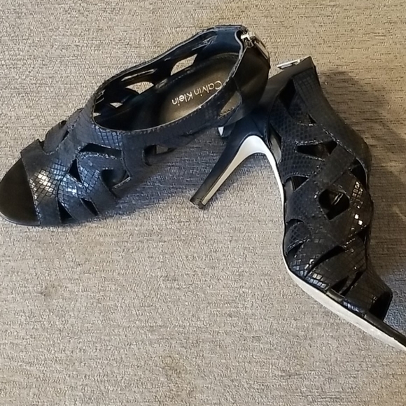 Shoes - Picture 3 of 3